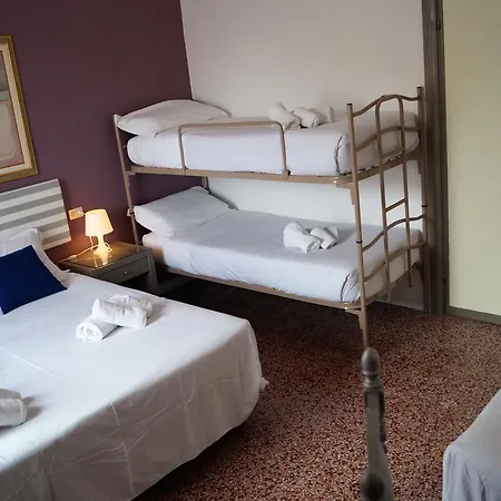 Hotel Adele 2*